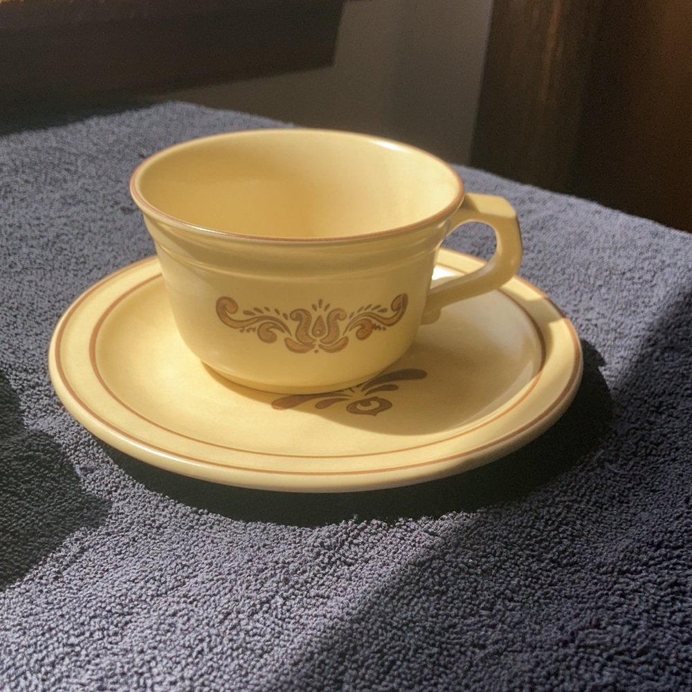 Relisted PFALTZGRAFF Vintage 2 mugs 2 small plates - Picture 5 of 12